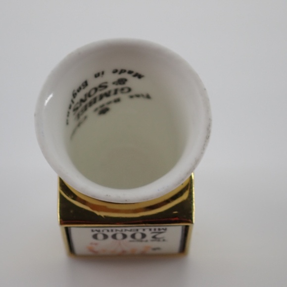 Vtg Gimbel & Sons UK 2000 The New Millennium Gold Gilt Fine Bone China Thimble M - Picture 7 of 7
